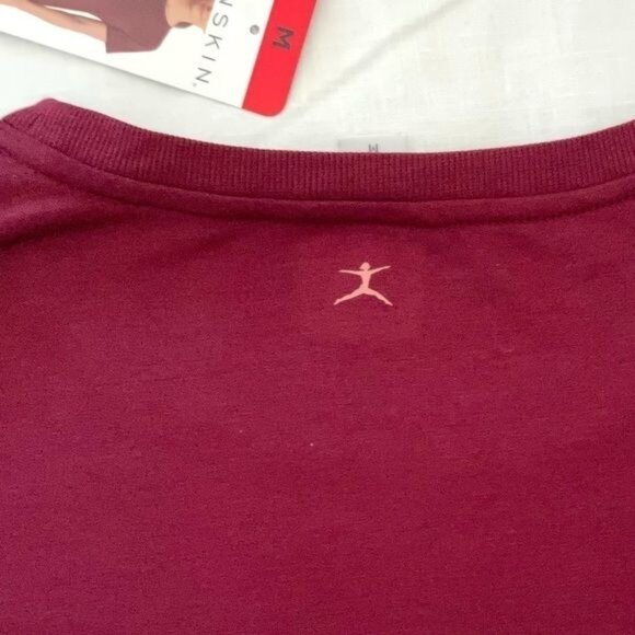 Danskin Tulip Hem Short Sleeved Tunic Top for Women Sz L in Cranberry Garnet Red - Picture 13 of 16